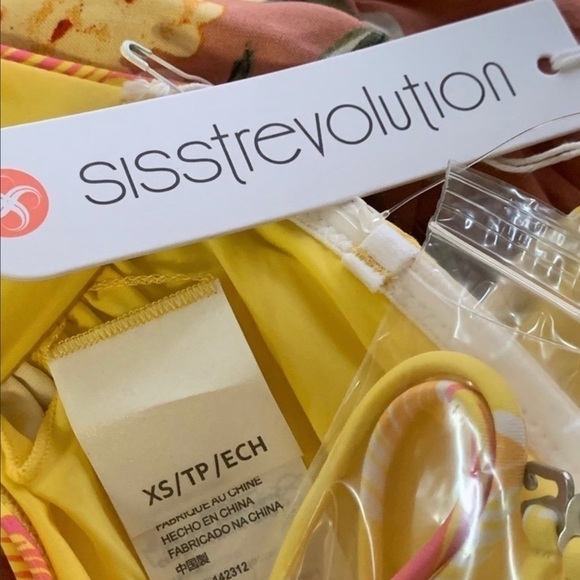 💋NWT SISSTREVOLUTION 2 Piece Floral Print Bandeau Hipster Bikini Size XS - Picture 9 of 10